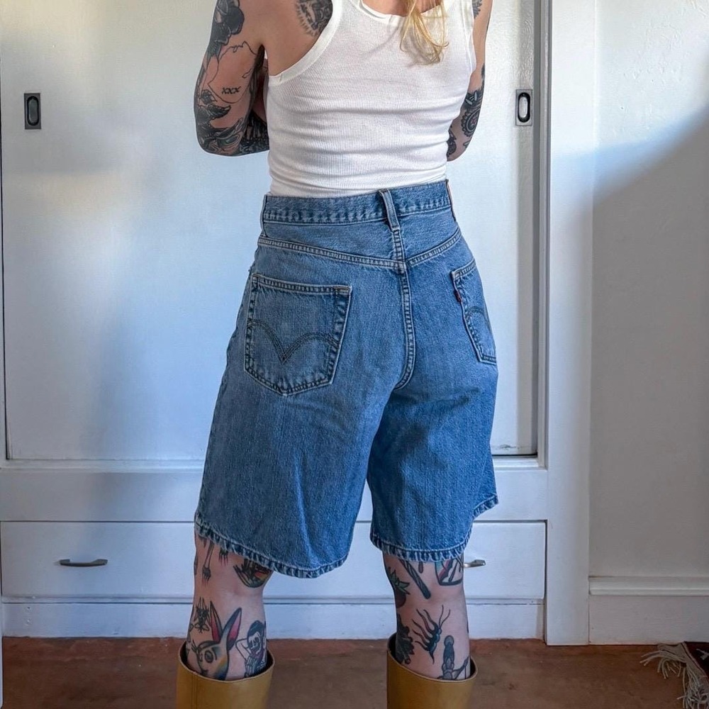 Vintage Y2K Levi's 550 denim shorts - Picture 5 of 8